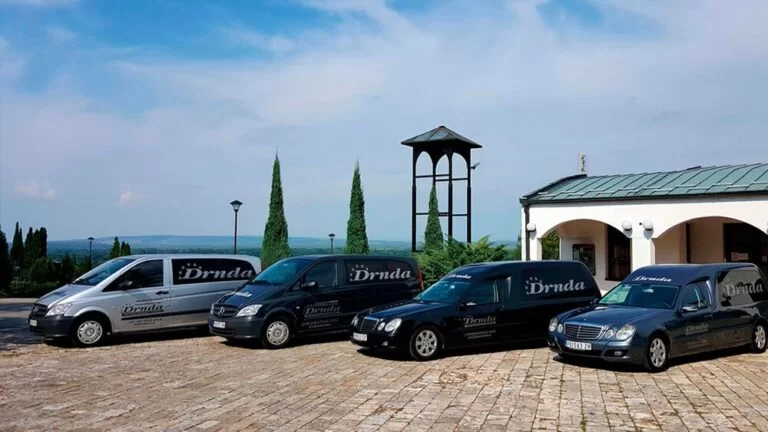 Il trasporto delle salme in Italia è effettuato dall’agenzia Drnda Il trasporto delle salme in Italia è effettuato dall’agenzia Drnda